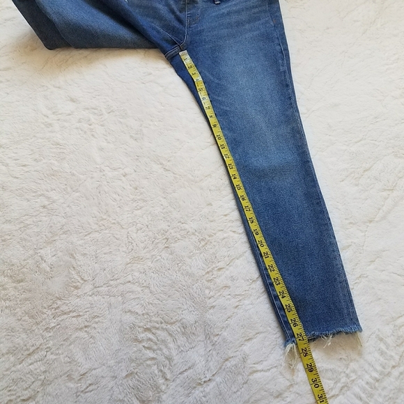 Madewell Maternity Side-Panel Skinny Jeans in Cordova Wash - Picture 6 of 12